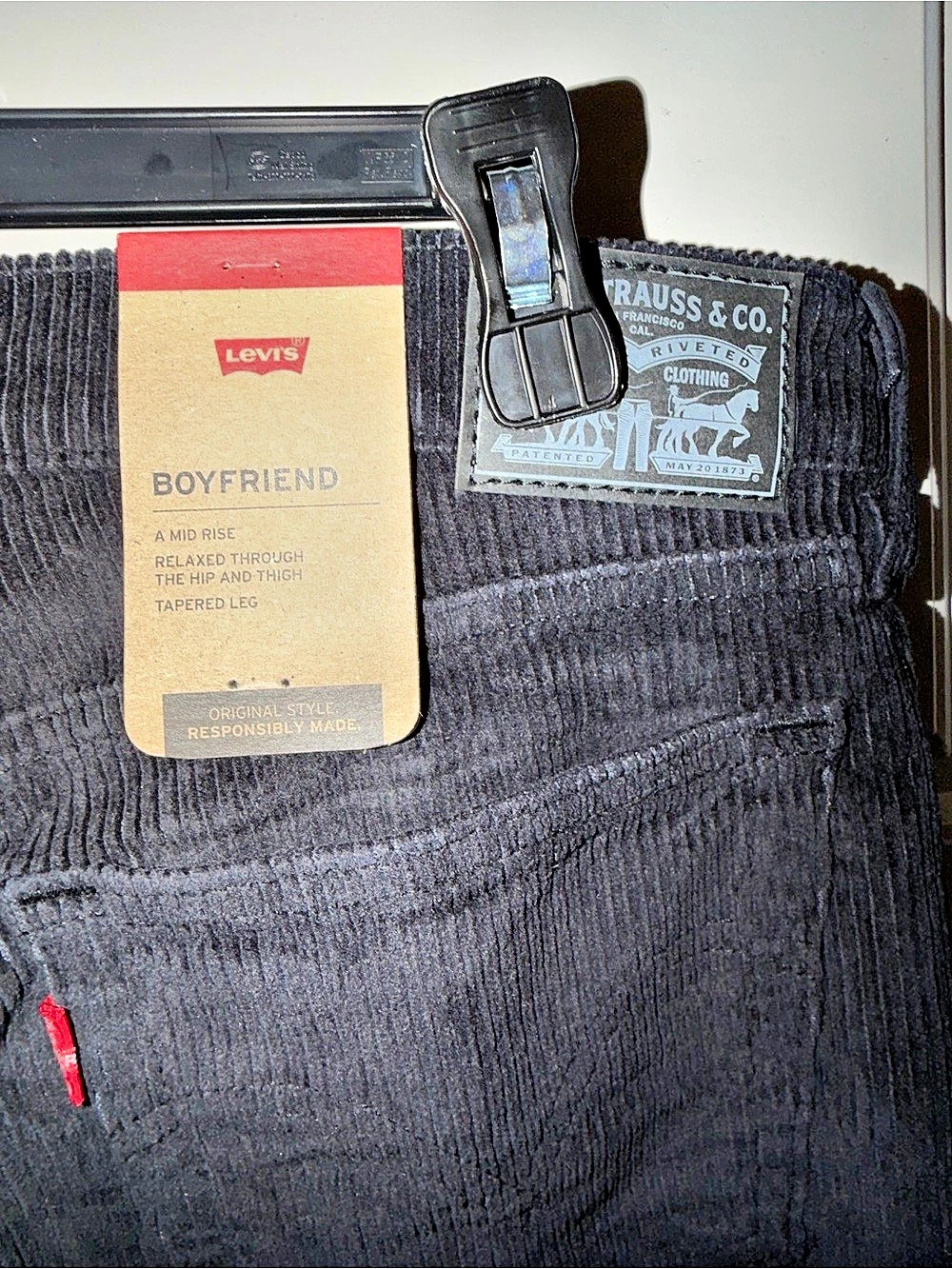 Levi's Boyfriend Corduroy Pants Straight Leg Black Waist 28 x 30 - Picture 3 of 4